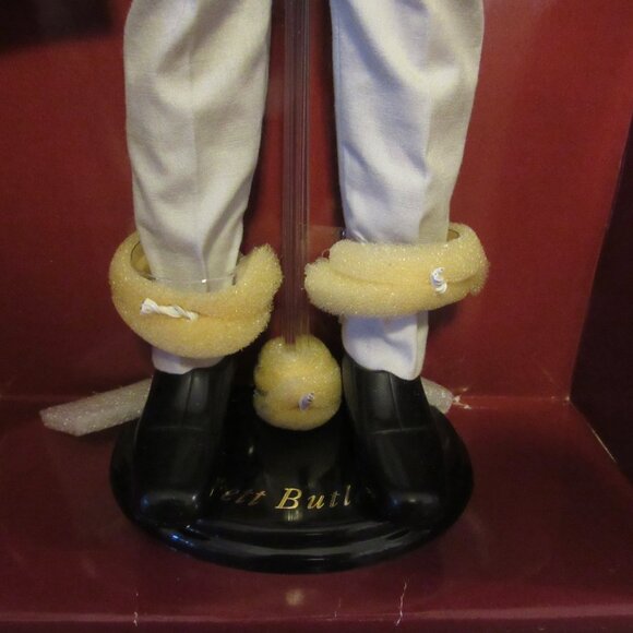 NEW The Franklin Mint Gone with the Wind Twelve Oaks BBQ Rhett Butler Vinyl Doll - Picture 8 of 9